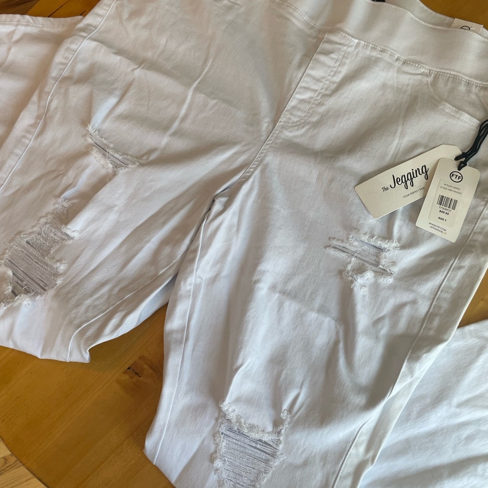 FTF White Distressed Jeggings